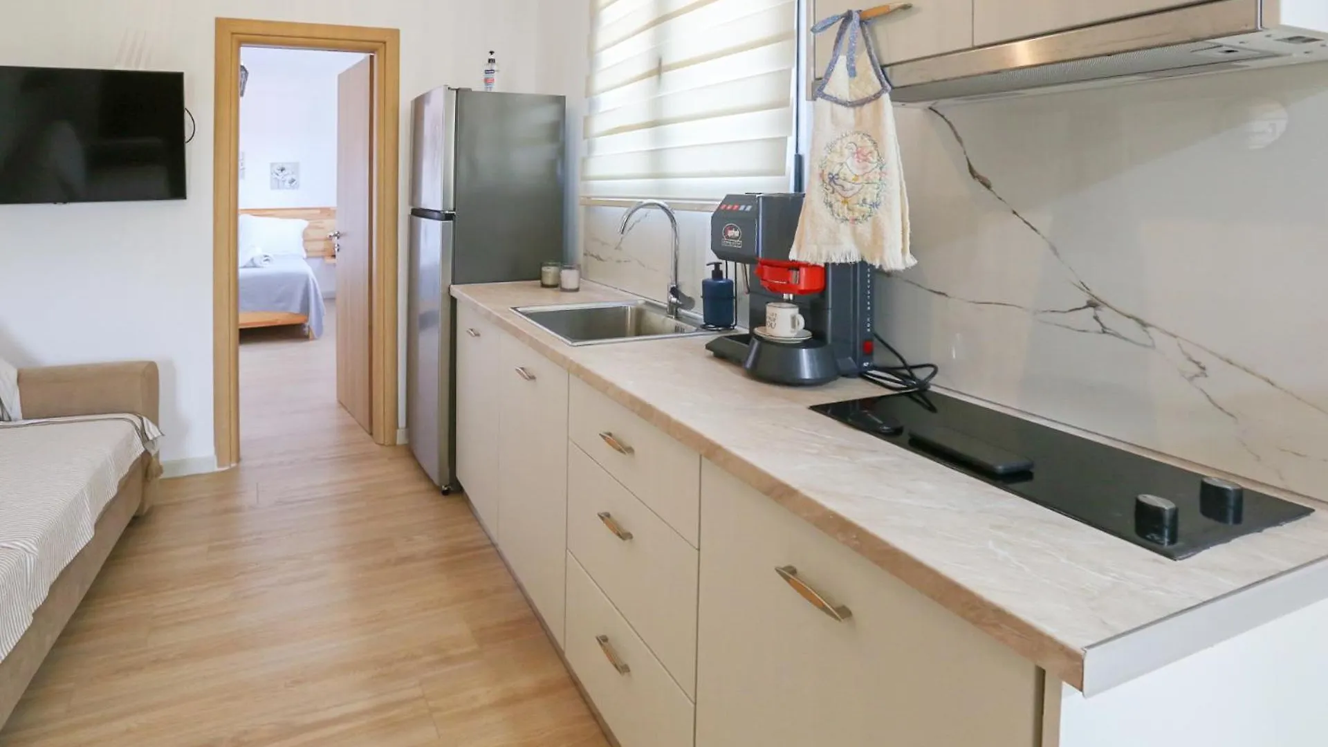 Village View Apartments Himare 0*,