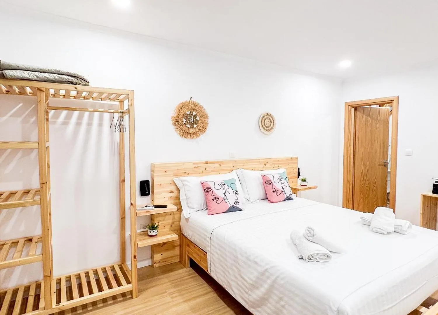 Village View Apartments Himare
