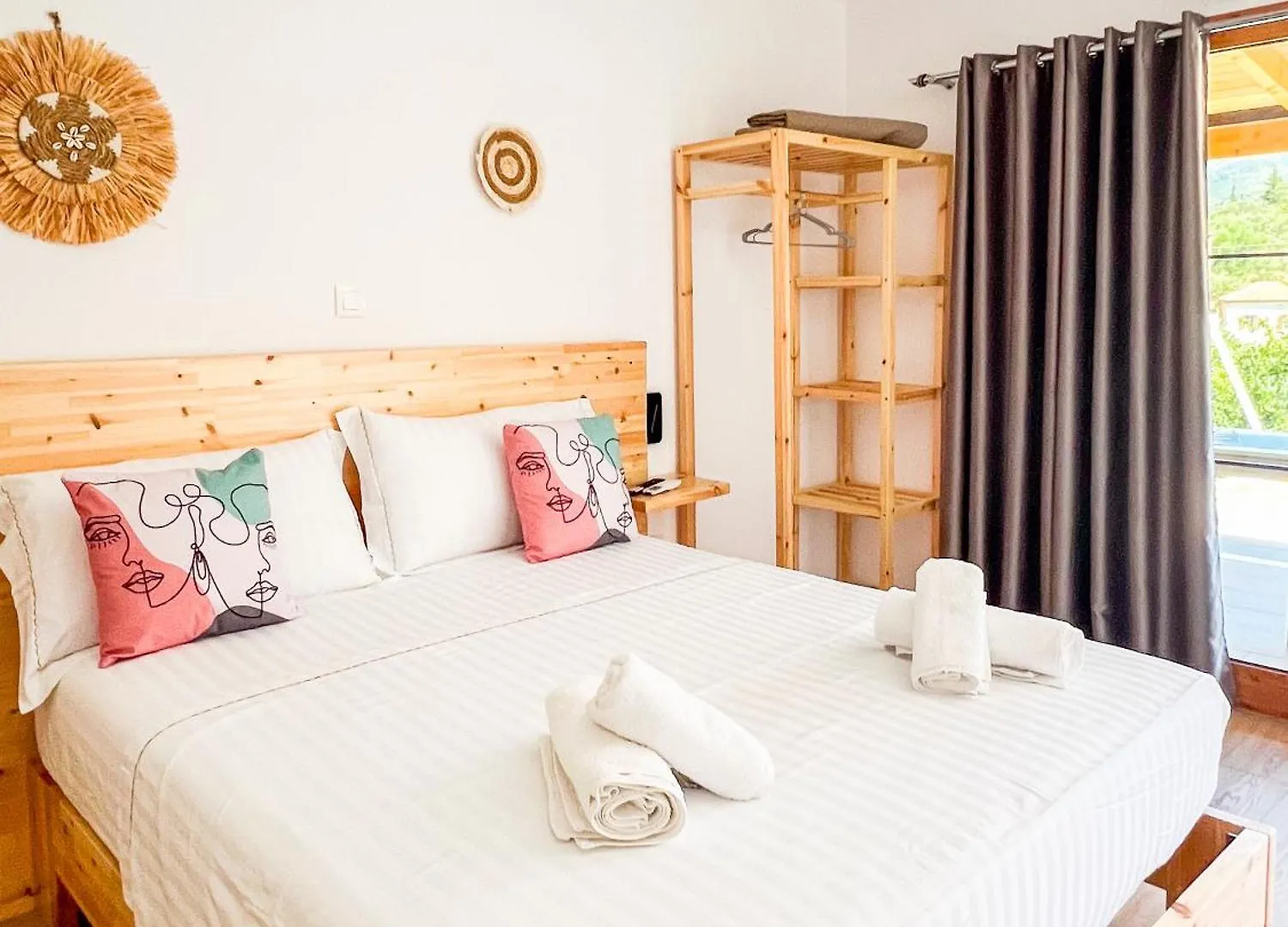 Village View Apartments Himare Albania