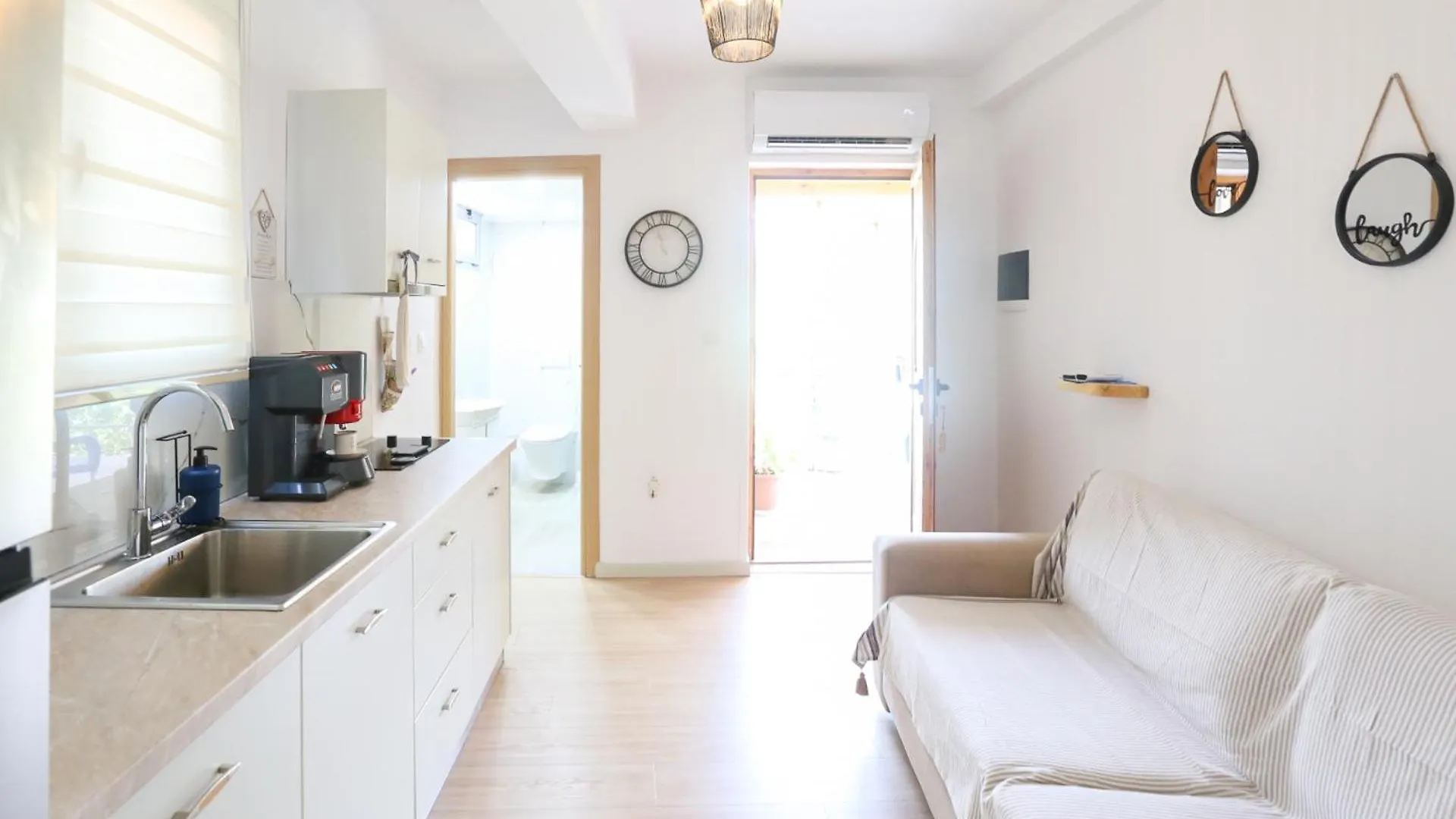 Village View Apartments Himare 0*,