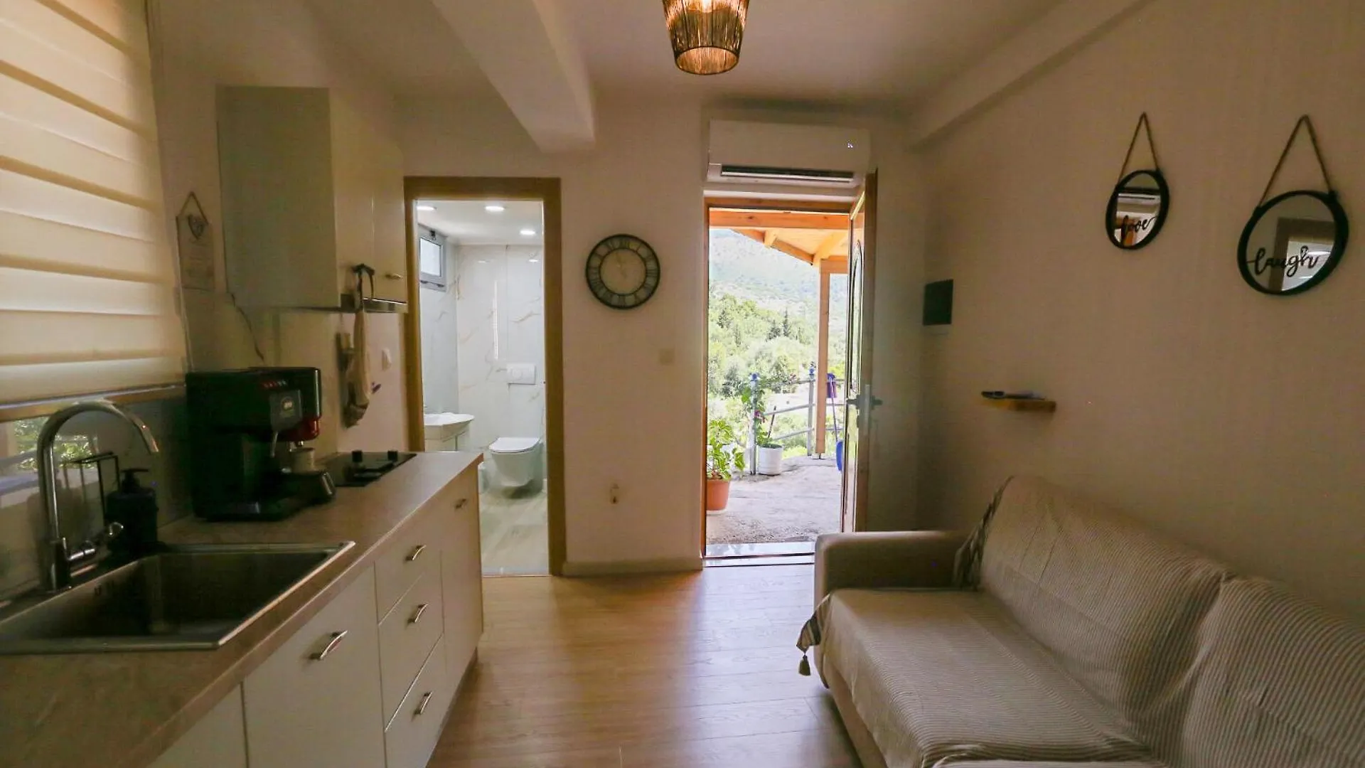 Village View Apartments Himarë